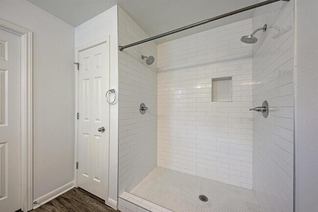 Building Photo - 216 Cassandra Dr