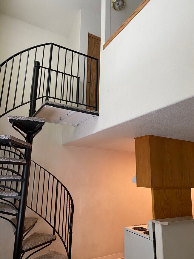 Building Photo - 6205 SE 92nd Ave