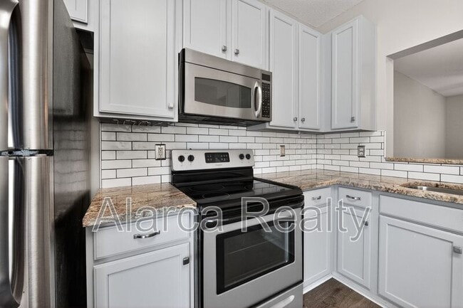 Building Photo - 2817 Summergrove Ct