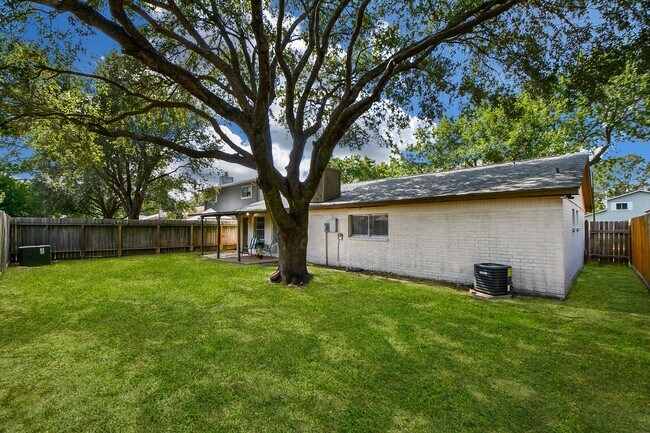 Building Photo - 23931 Pepperrell Pl St