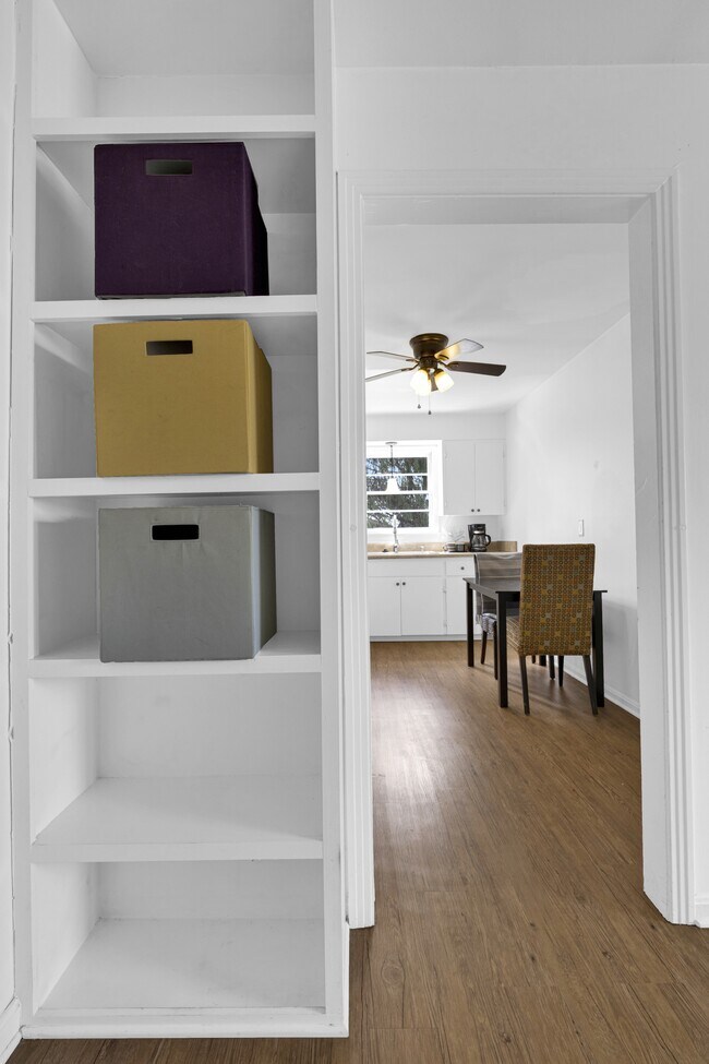 Building Photo - 305 Connell St