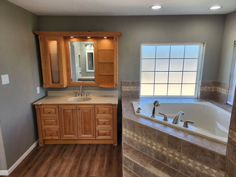 Building Photo - 23381 Co Rd E34