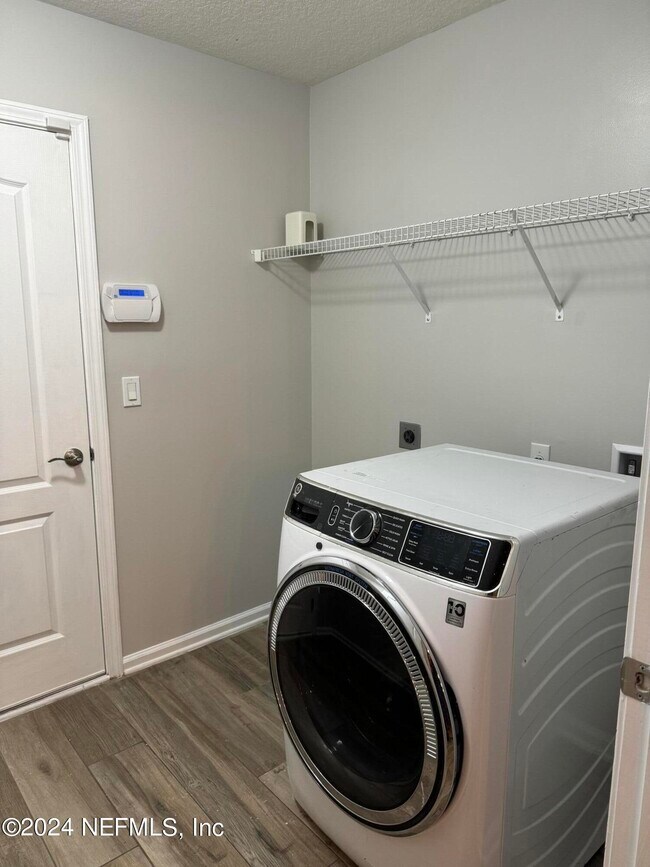 Building Photo - 94267 Woodbrier Cir