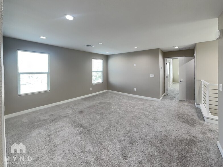 Building Photo - 3794 Paseo de Paz Ave