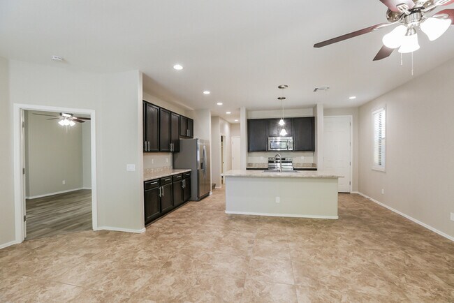 Building Photo - 1737 S Desert View Pl