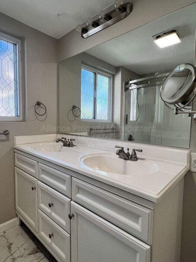 Building Photo - 322 Farragut Ave