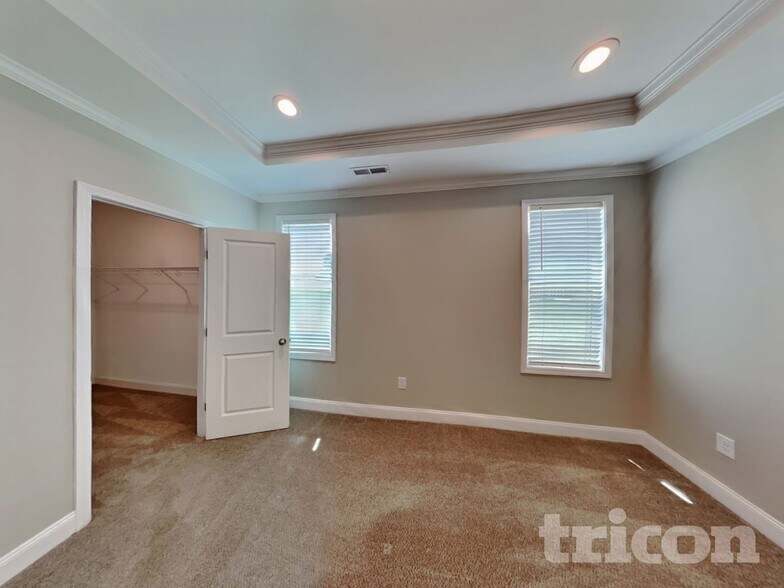 Building Photo - 100 E Goodwin Chase Ln