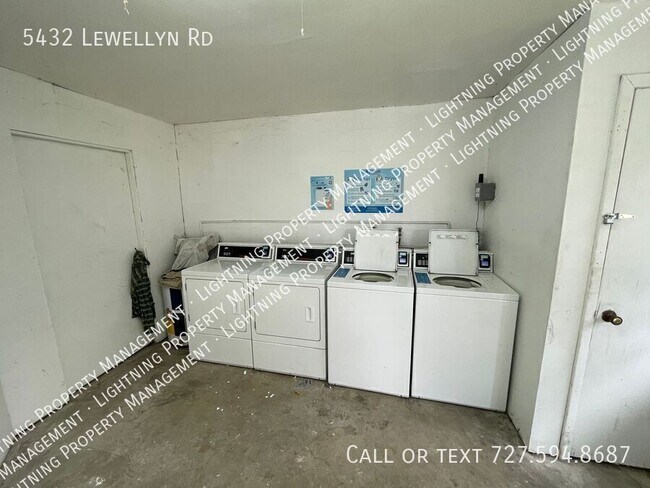 Building Photo - 5432 Lewellyn Rd