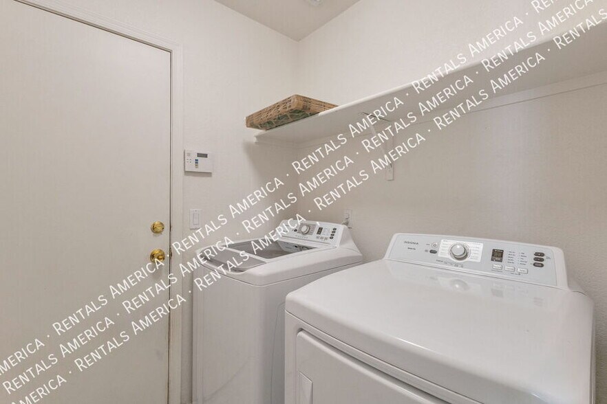 Building Photo - 2993 W Dancer Ln