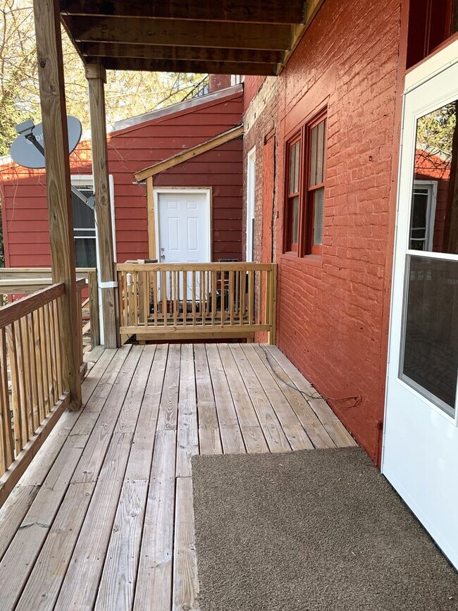 Building Photo - 135 S 2nd St