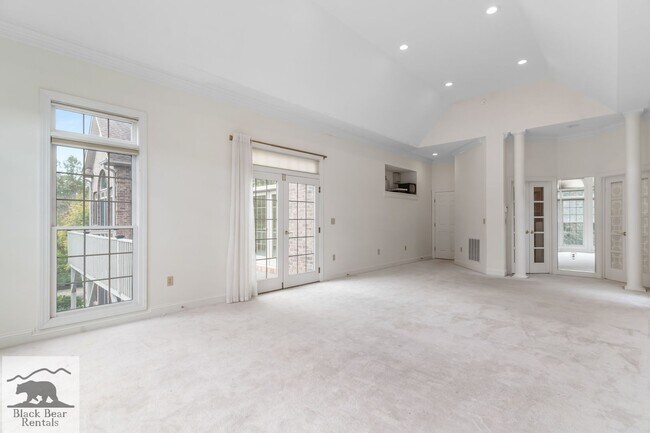 Building Photo - South AVL - Grand Residence in The Cotswol...