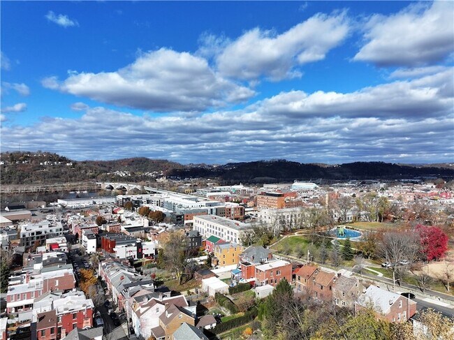 Building Photo - 274 38th St