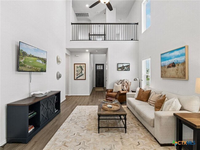 Building Photo - 890 Casetta Trl