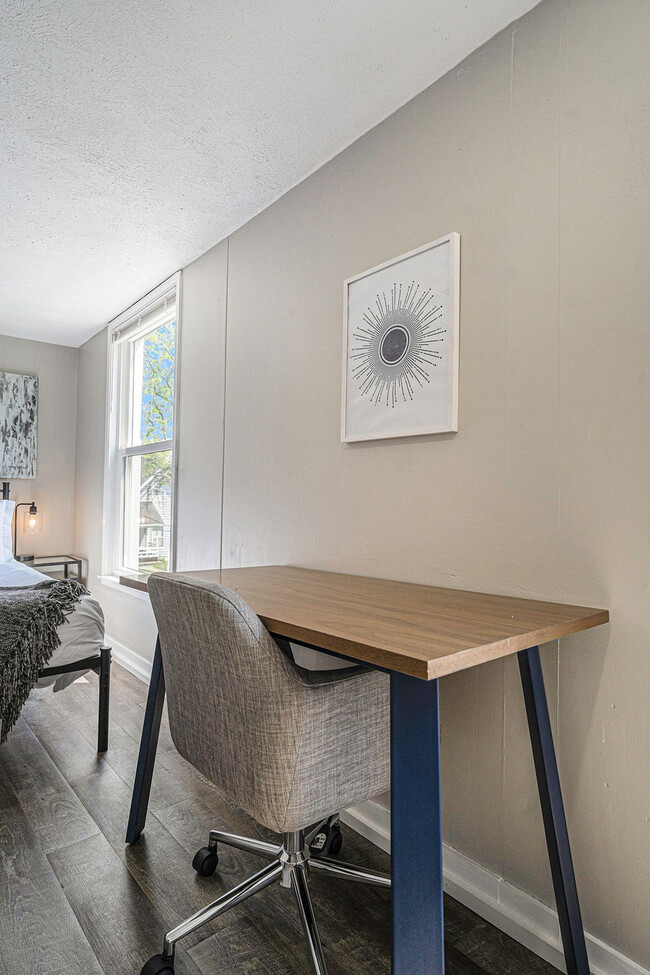 Building Photo - 149 Valley Ave NW