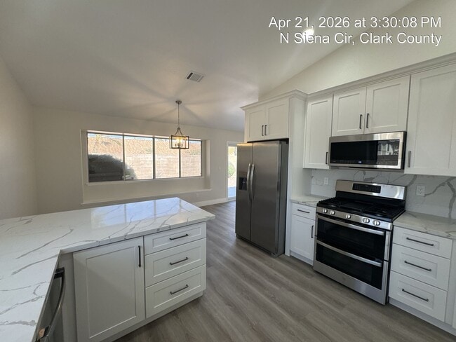 Building Photo - Remodeled Single Story, 4 Bedroom Home in Desert Shores
