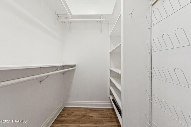 Building Photo - 408 Gordon Crockett Dr