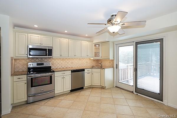 Building Photo - 860 Beckman Dr