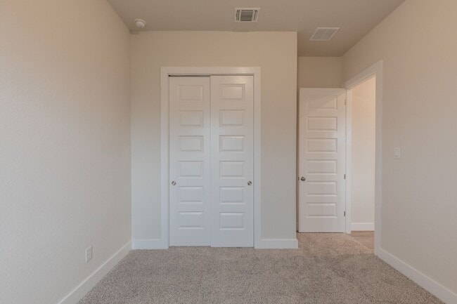 Building Photo - 3804 Sandhill Crane Dr