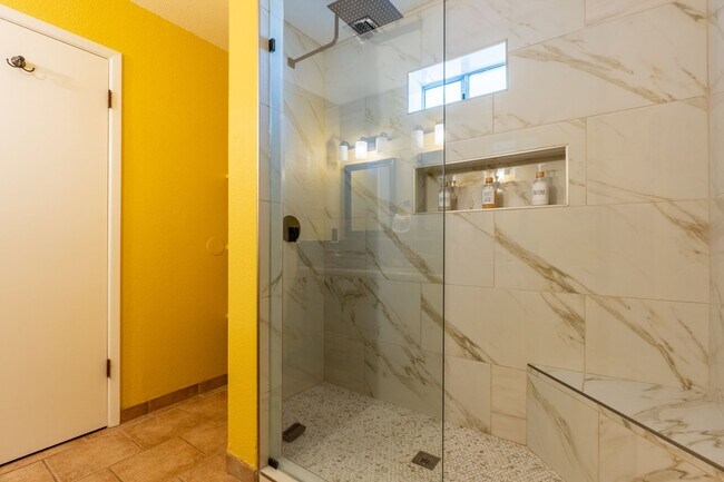 Building Photo - ?? 4 Bed / 2 Bath Mesa del Sol Home with Golf Course Views | Furnished or Unfurnished Option Avai...