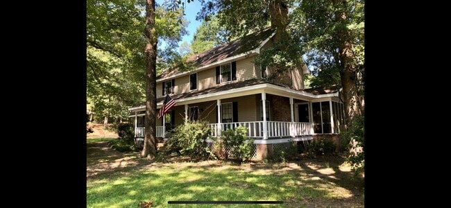 Building Photo - 200 Scarlet Dr