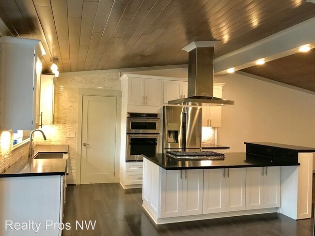 Building Photo - 3 br, 2.5 bath House - 1845 Evergreen Poin...