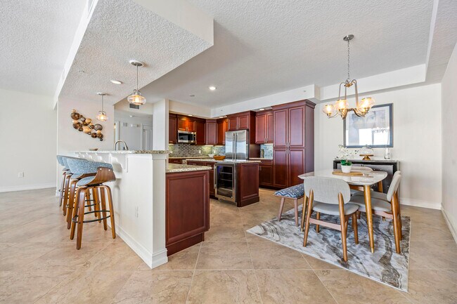 Building Photo - 1045 Jimmy Buffett Mem Hwy