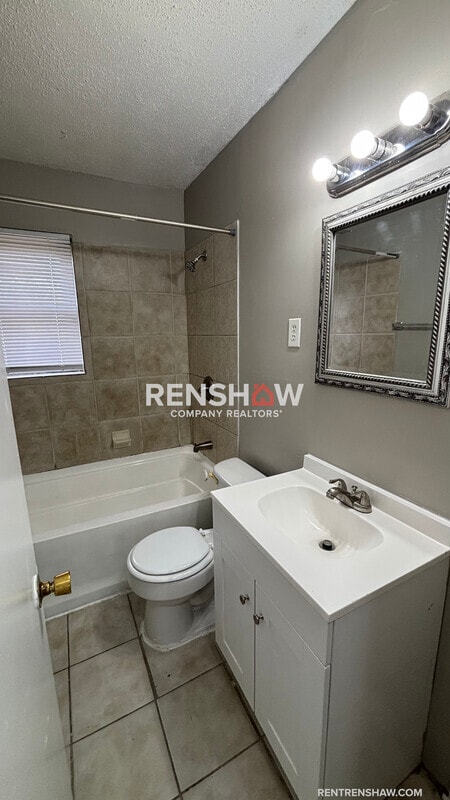 Building Photo - 5022 Byron Rd