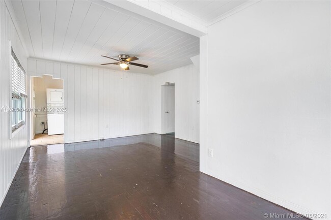 Building Photo - 440 NW 93rd St