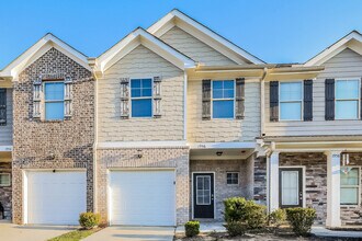 Building Photo - Inviting 3-Bedroom, 2.5-Bath Townhome