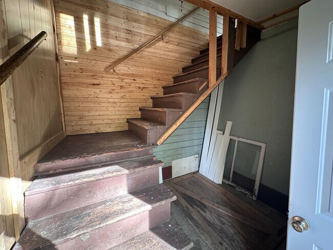 Building Photo - 303 Weston Ave