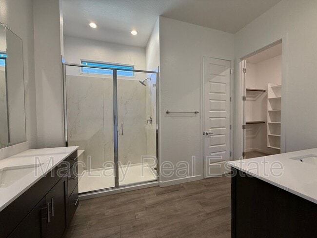 Building Photo - 2996 E Birdsong Ave