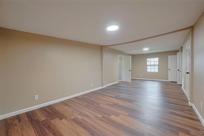 Building Photo - 1311 Pershing St