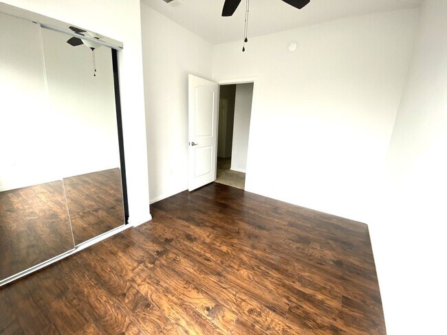 Building Photo - 4 Bdrm Parkside Village Gem -  2 weeks fre...