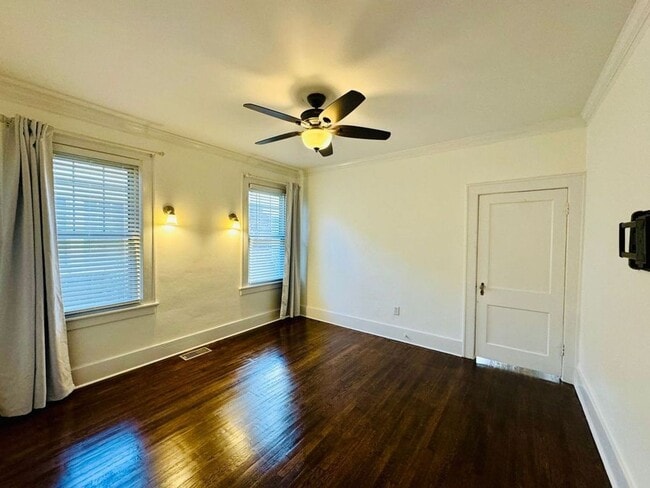 Building Photo - Available this Summer!! Beautiful 3 bed, 2 bath home located in Ardsley Park in Savannah, Ga!!