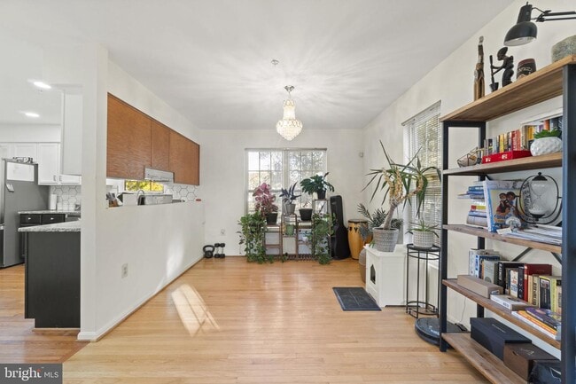 Building Photo - 6602 Halleck St