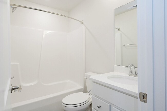 Building Photo - Dog-Friendly Townhome in Desirable Belvedere Community