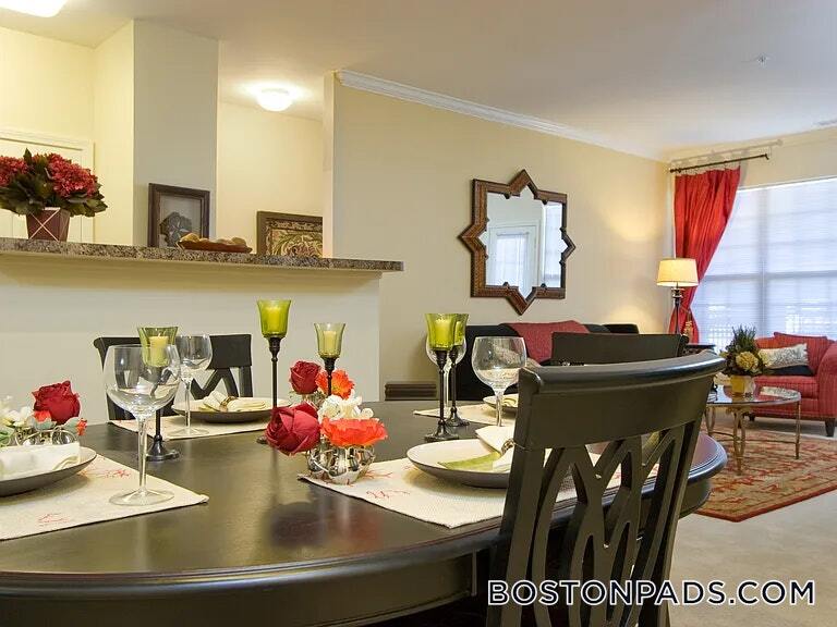 Building Photo - 311 Lowell St