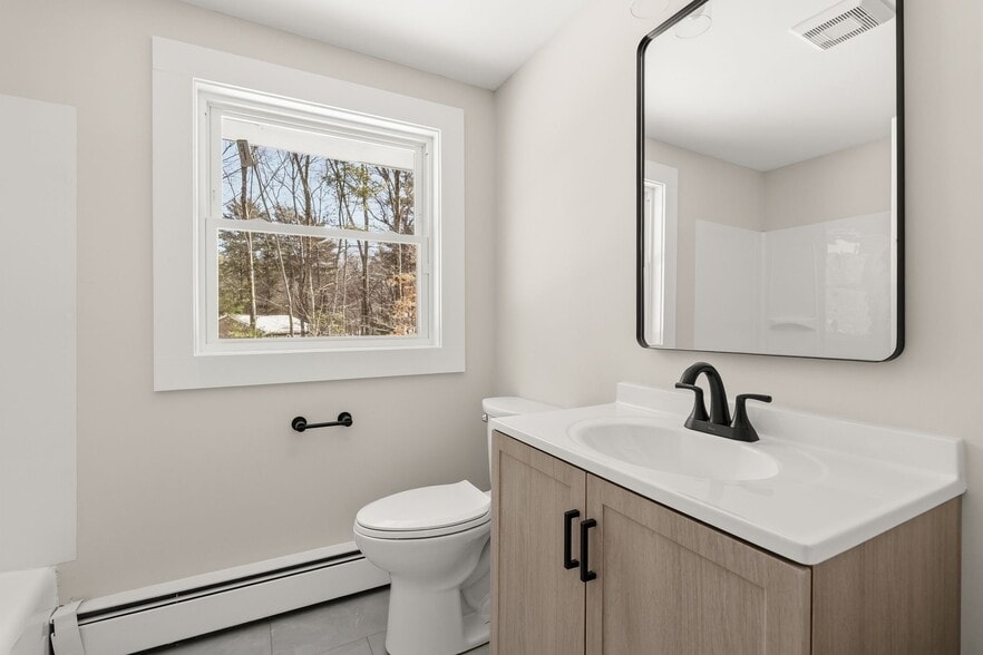 Building Photo - 41 Scadding St