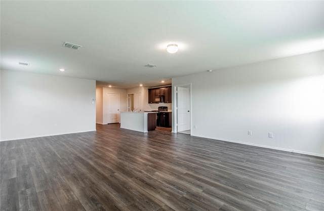 Building Photo - 305 Laurenbrooke Dr