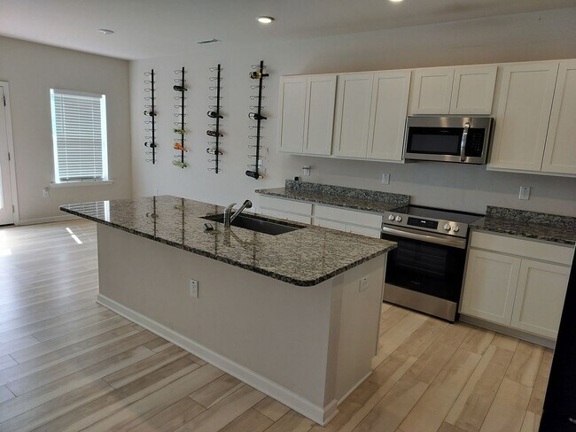 Building Photo - New Home on Old Barn Rd.