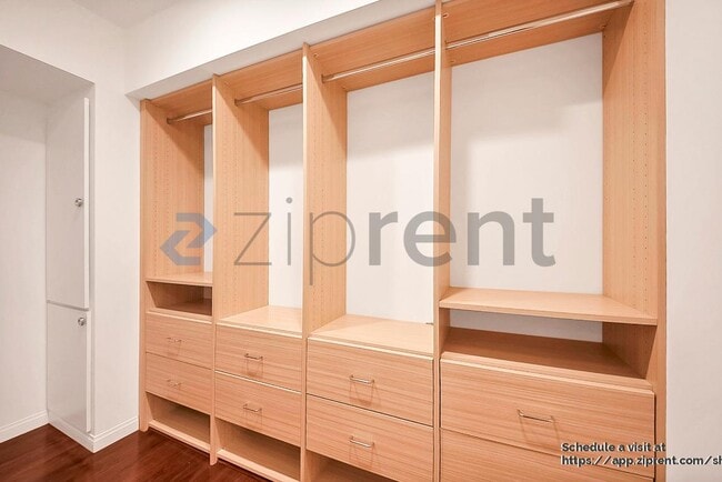 Building Photo - 2122 N Beverly Glen Blvd