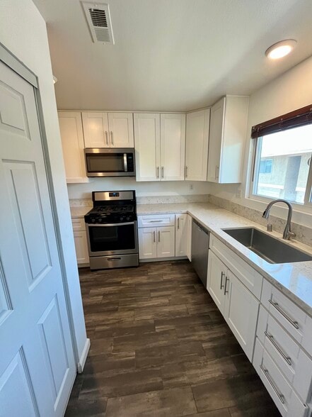 Building Photo - 4265 Mesa Vista Way