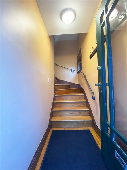 Building Photo - 16 Arborough Rd