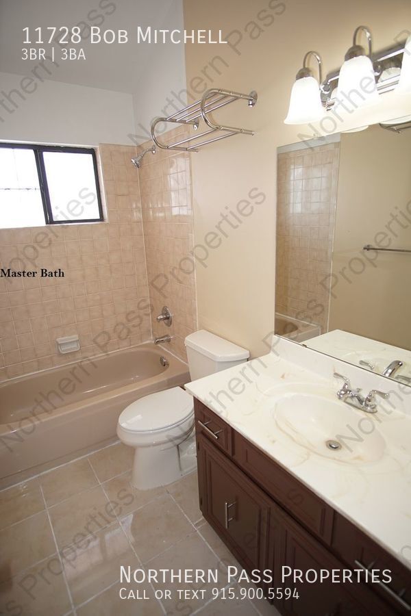 Building Photo - 11728 Bob Mitchell Dr