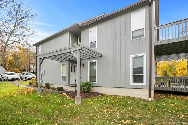 Building Photo - 11 Woods Brooke Ln