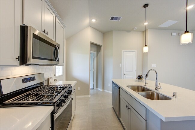 Building Photo - 203 Bright Vly Wy