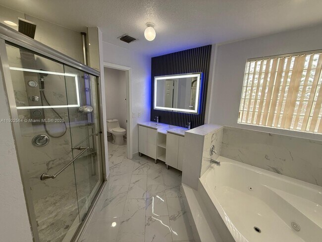 Building Photo - 9352 SW 155th Ave