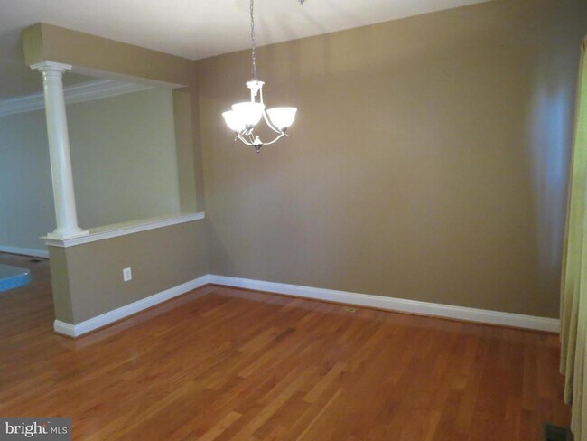 Building Photo - 2207 Kimball Pl