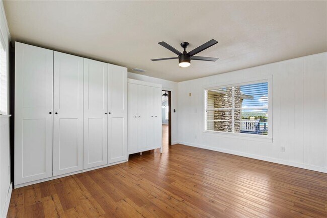 Building Photo - 2351 Skyline Dr