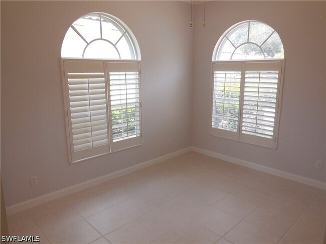 Building Photo - 5299 Hawkesbury Way